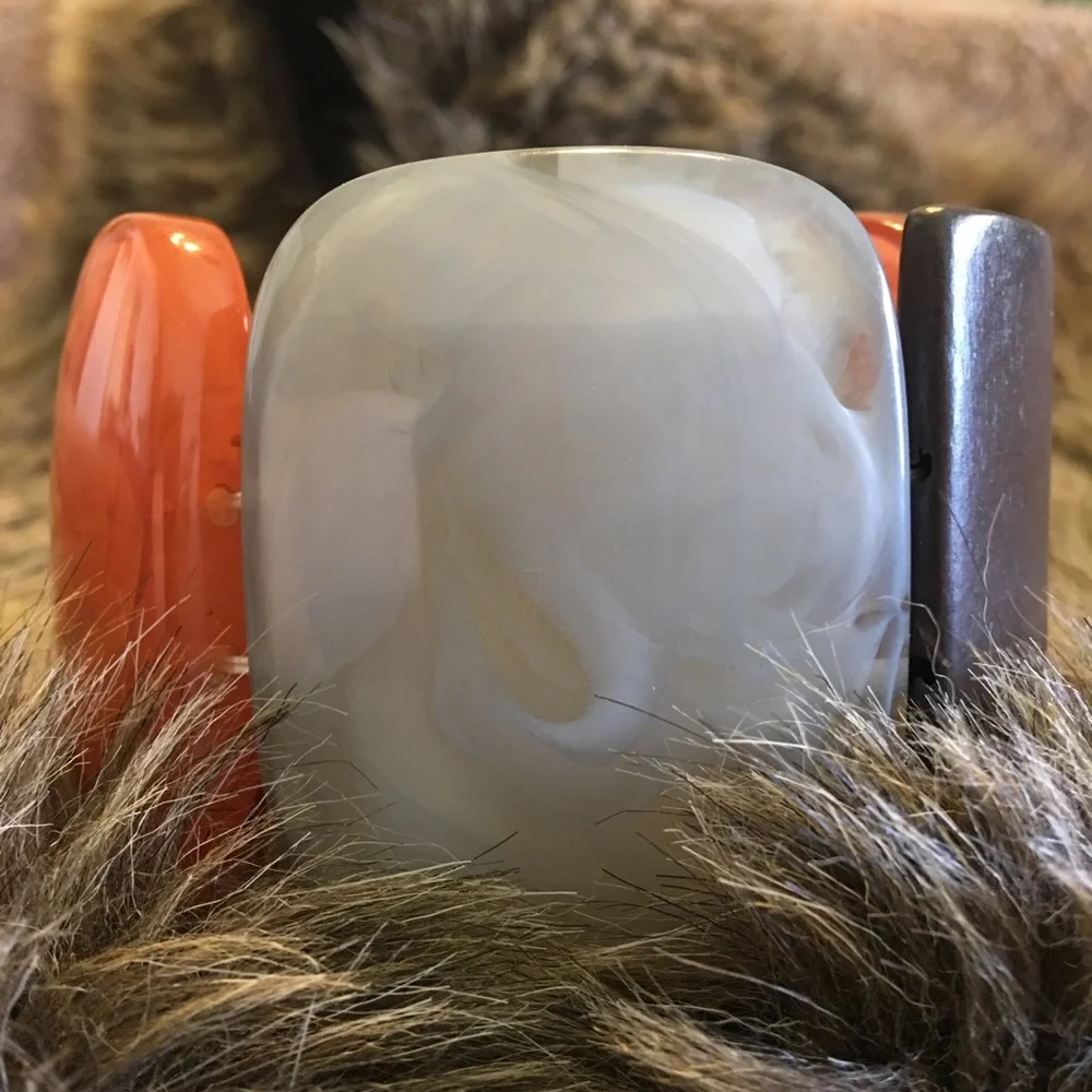 Chunky wood and resin stretch bracelet